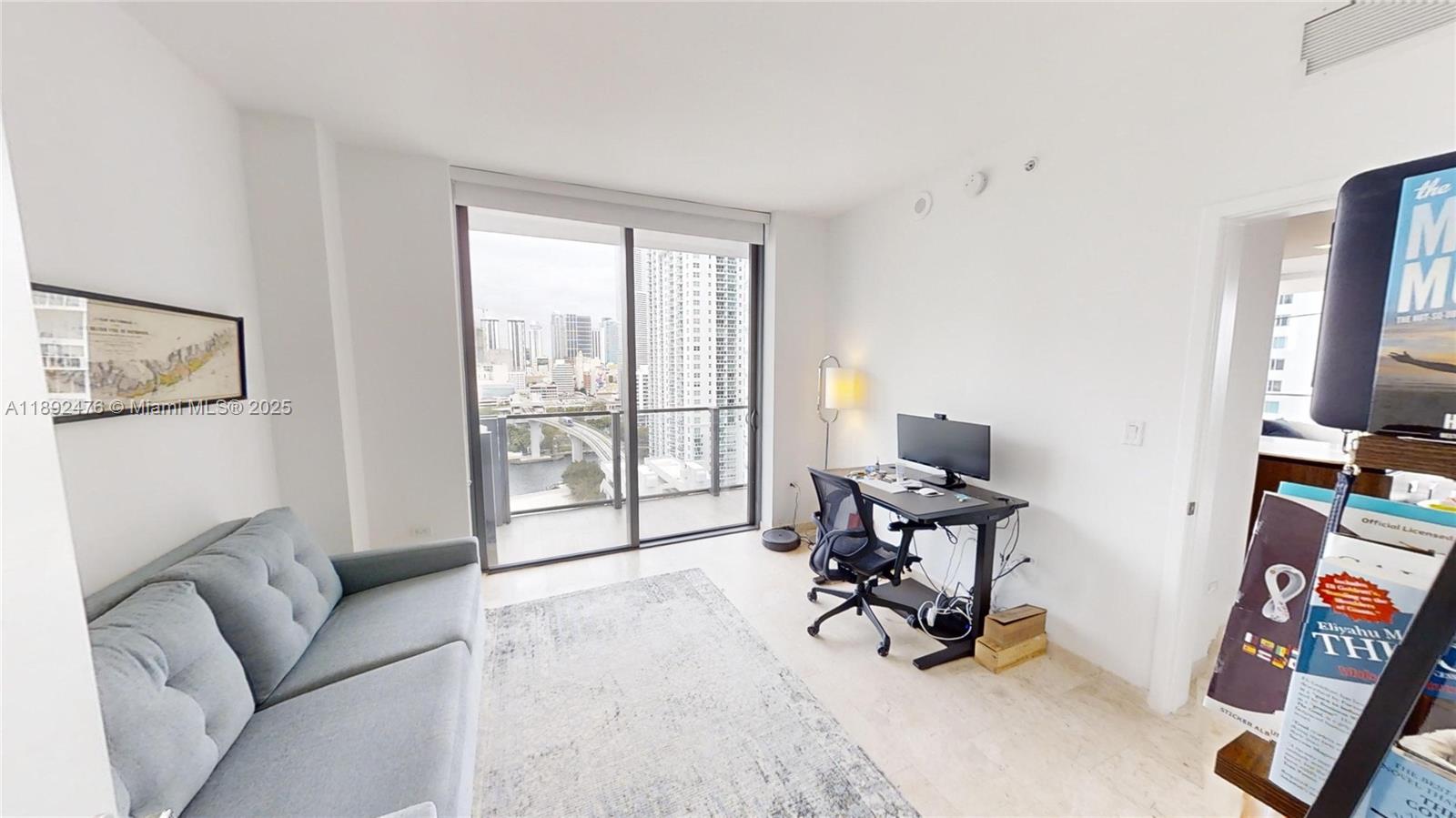 68 SE 6 ST # 1111, Miami Unit: 1111