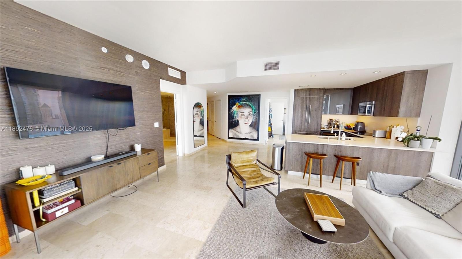 68 SE 6 ST # 1111, Miami Unit: 1111