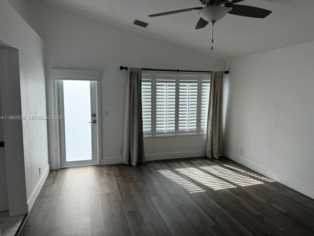 10744 Santa Laguna Dr