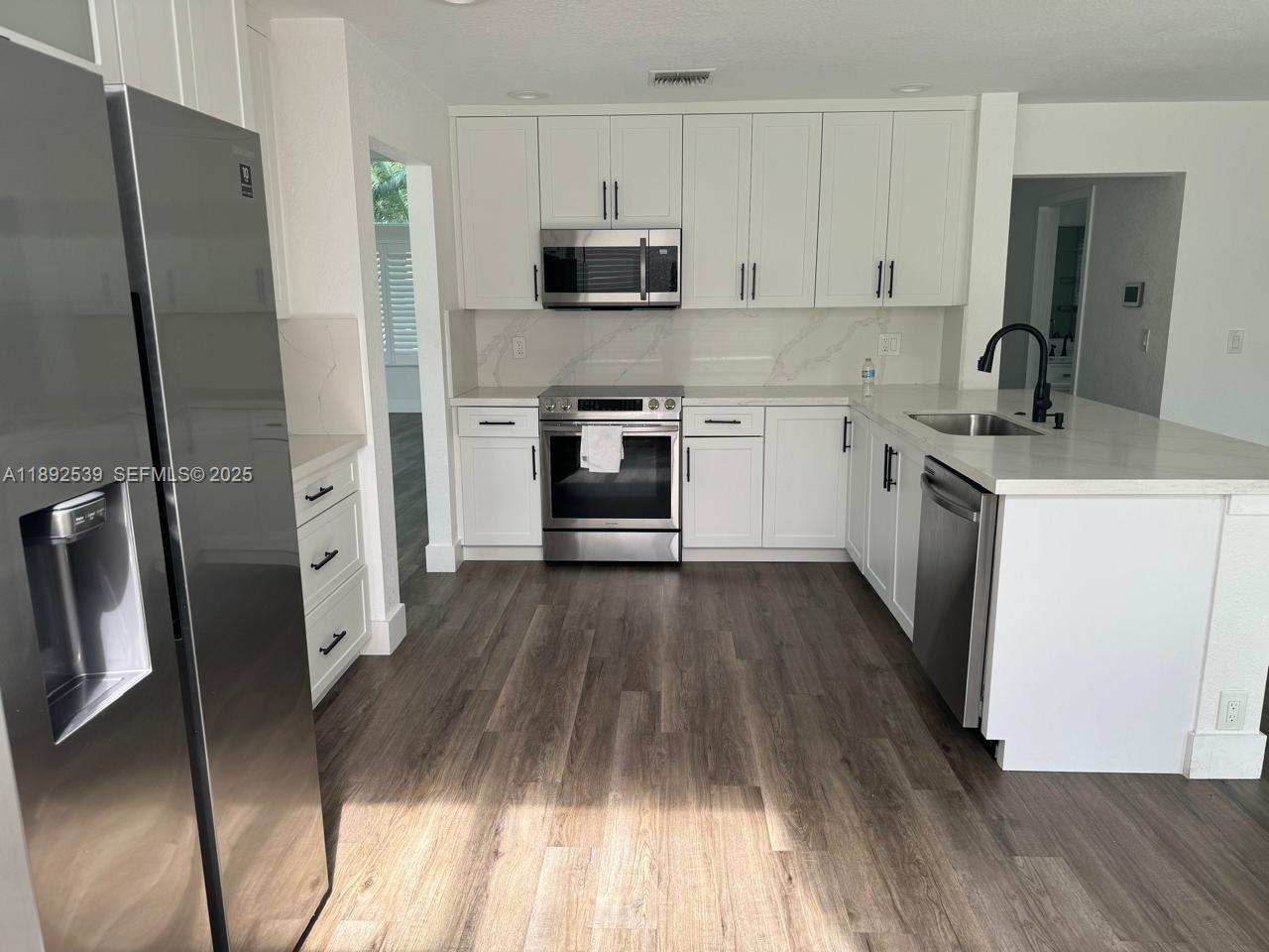 10744 Santa Laguna Dr