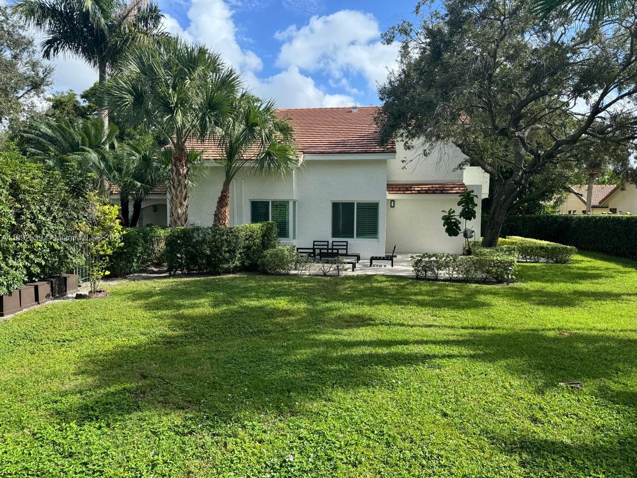 10744 Santa Laguna Dr