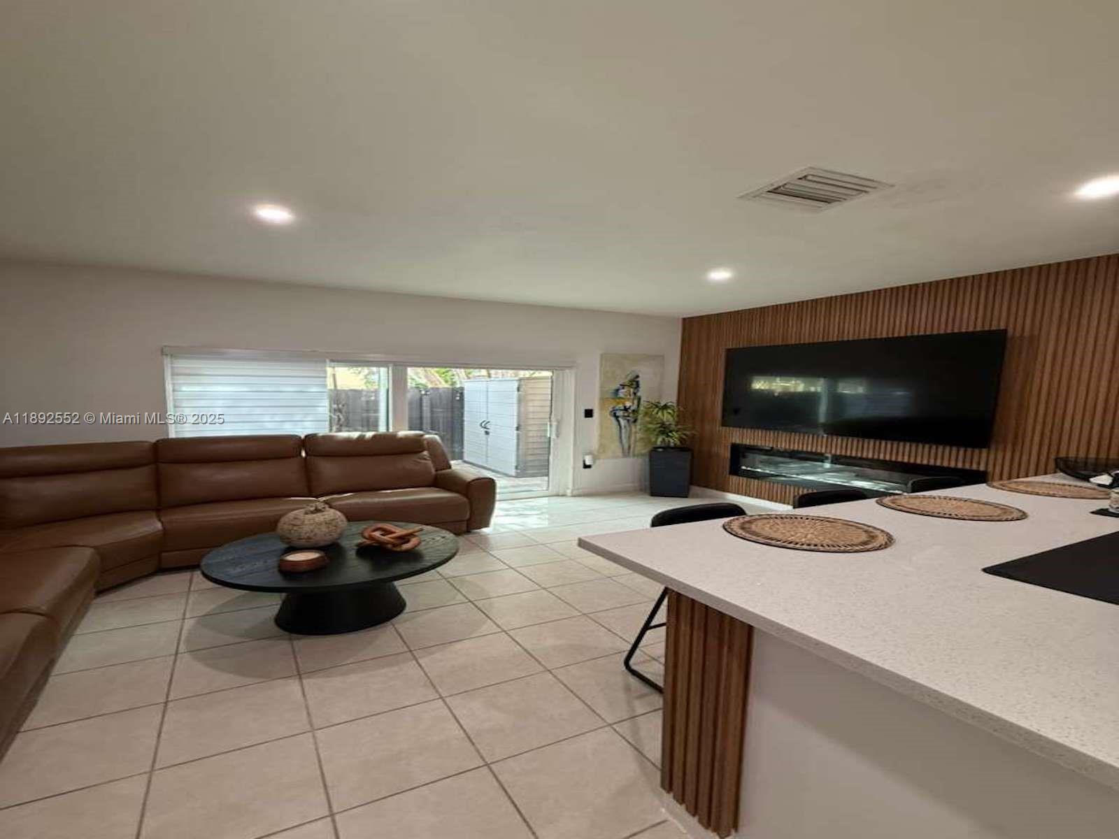 3375 NE 15th Dr # 12 Unit: 109-12