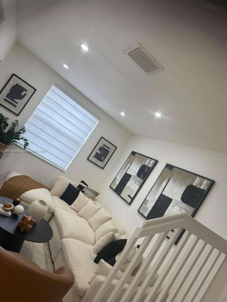 3375 NE 15th Dr # 12 Unit: 109-12