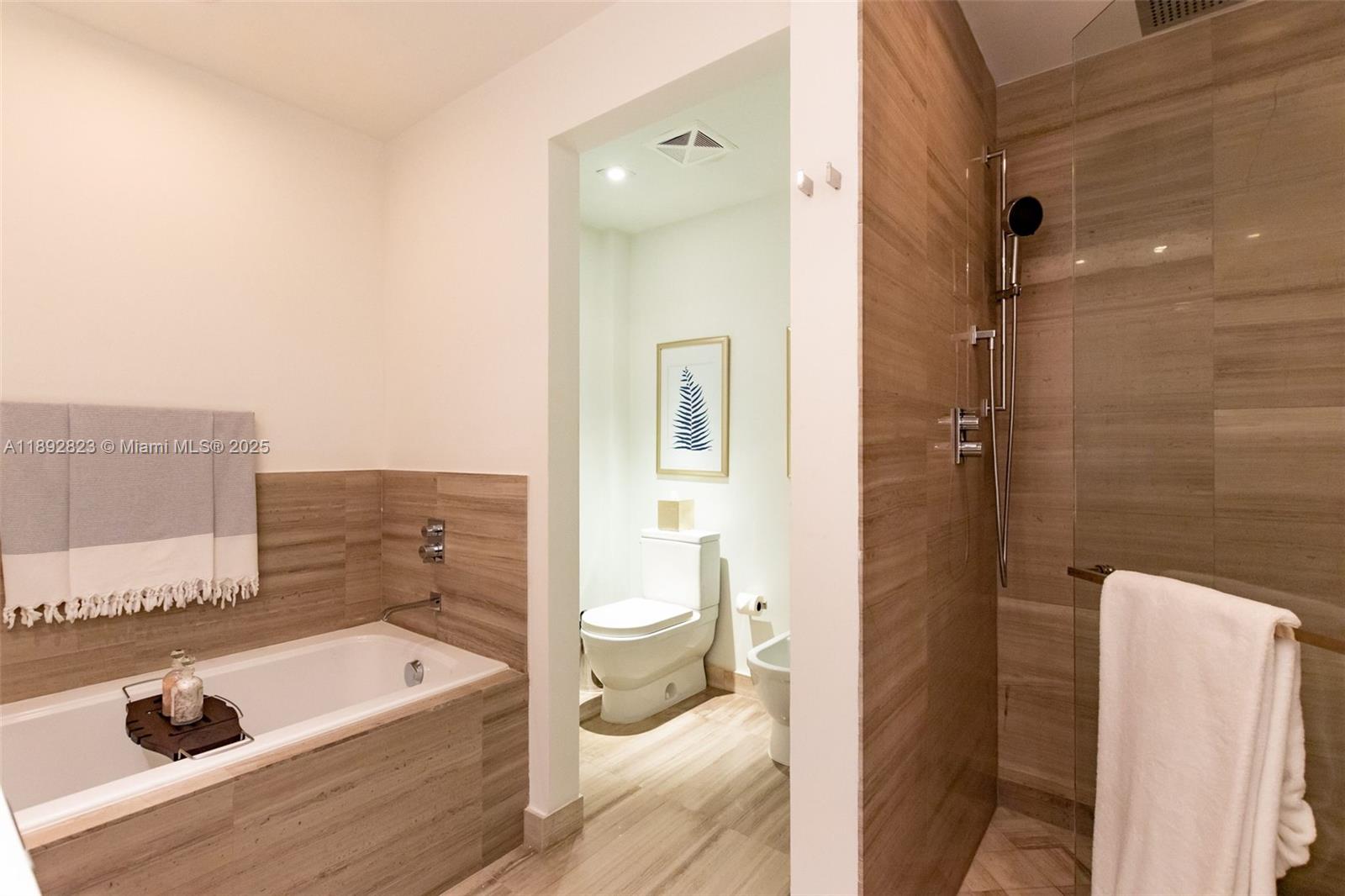 360 Ocean Dr # 606S