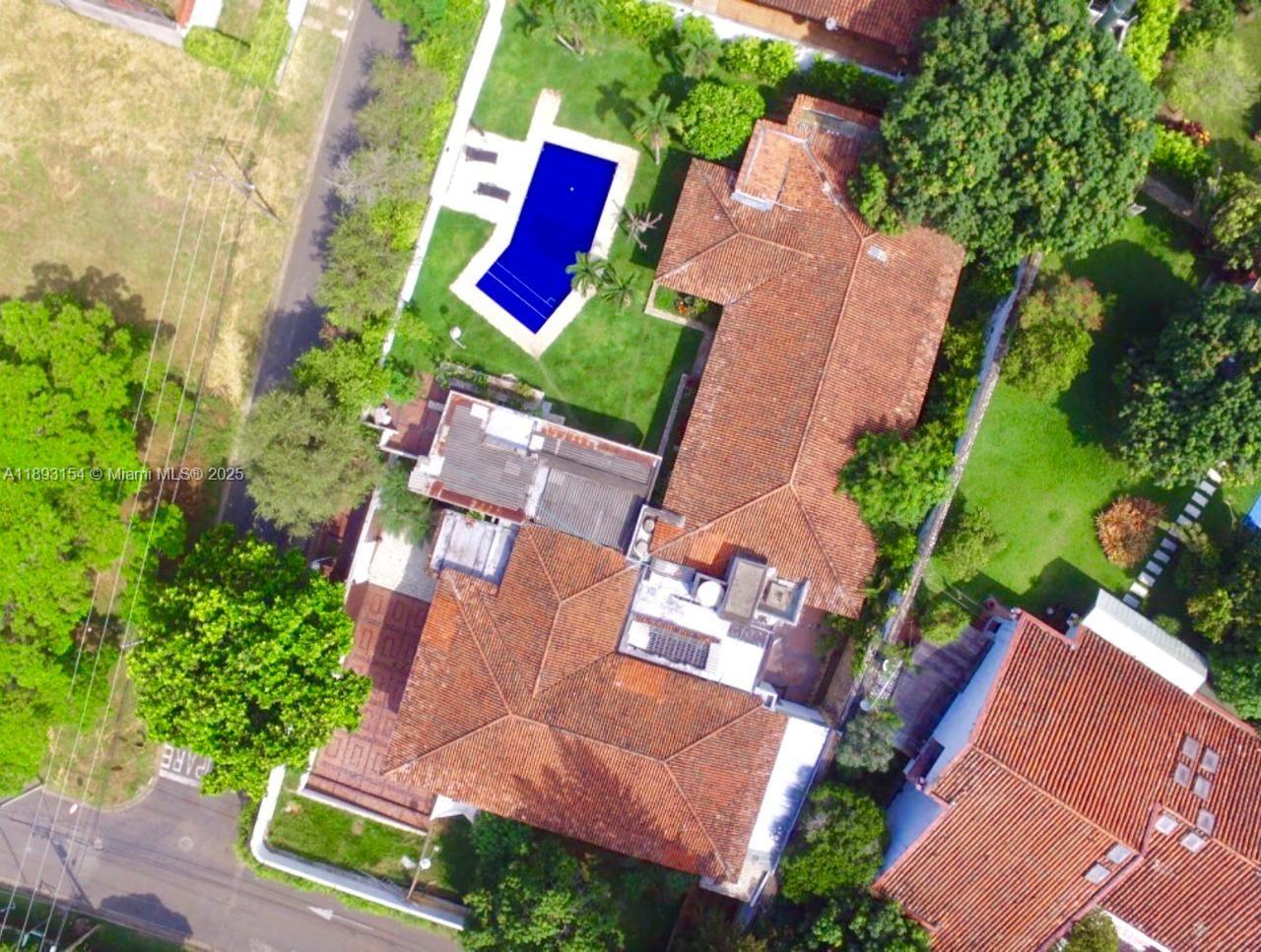 Cra 107 # 15-20 - Esquina Ciudad Jardin