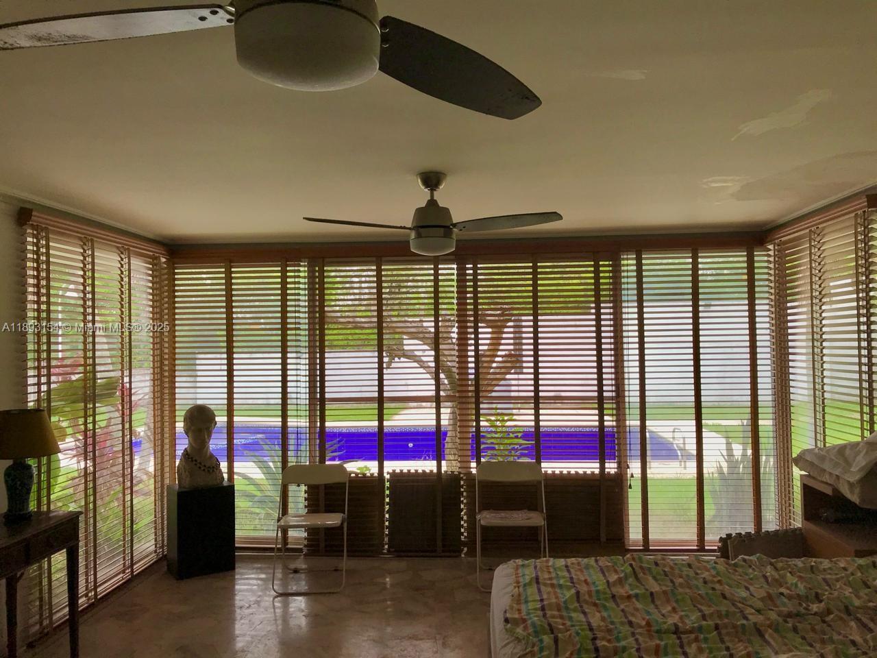 Cra 107 # 15-20 - Esquina Ciudad Jardin