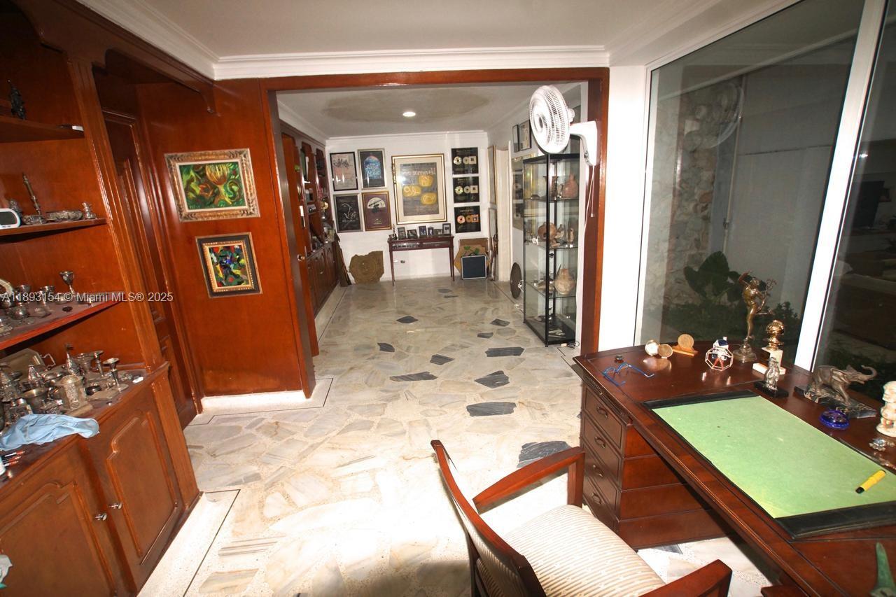 Cra 107 # 15-20 - Esquina Ciudad Jardin