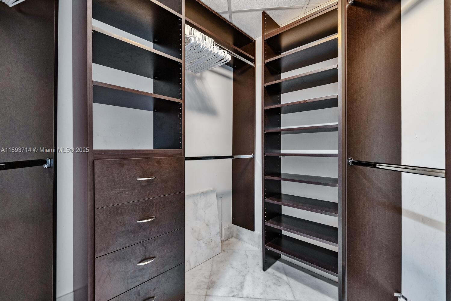 475 Brickell Ave # 3708