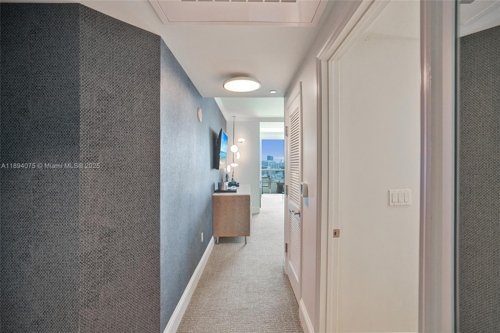 4401 Collins Ave # 1408