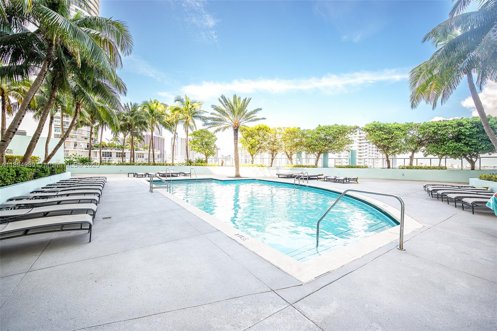1900 N Bayshore Dr # 4019