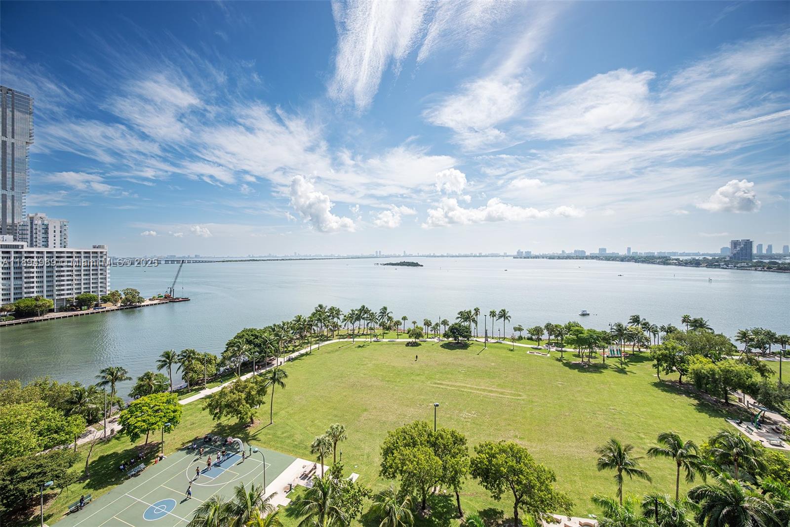 1900 N Bayshore Dr # 4019
