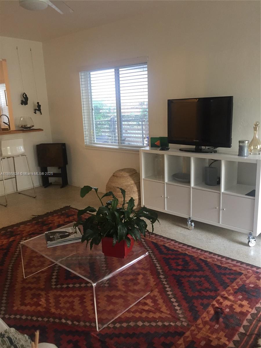 1160 SW 22nd terrace # 2