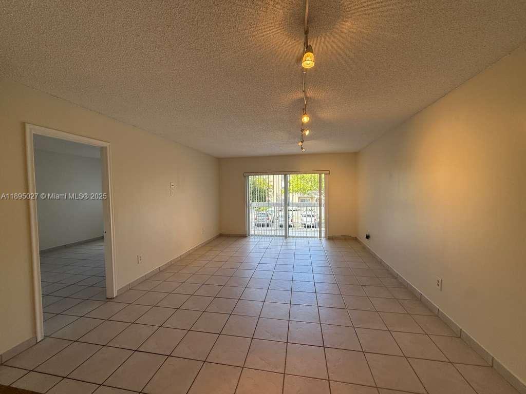 7722 Camino Real # 219 Unit: E-219