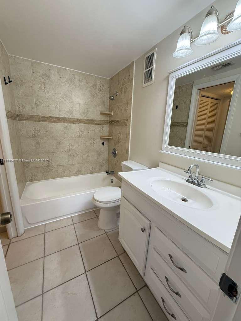 7722 Camino Real # 219 Unit: E-219