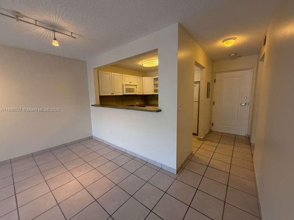 7722 Camino Real # 219 Unit: E-219