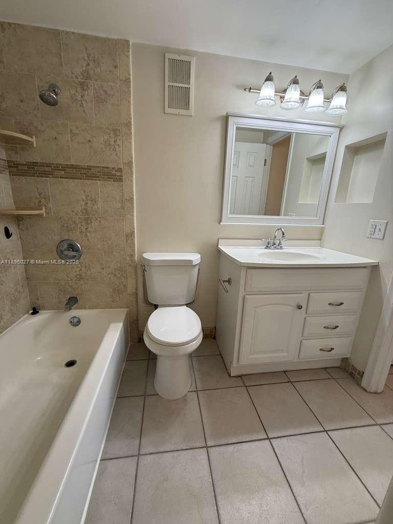 7722 Camino Real # 219 Unit: E-219