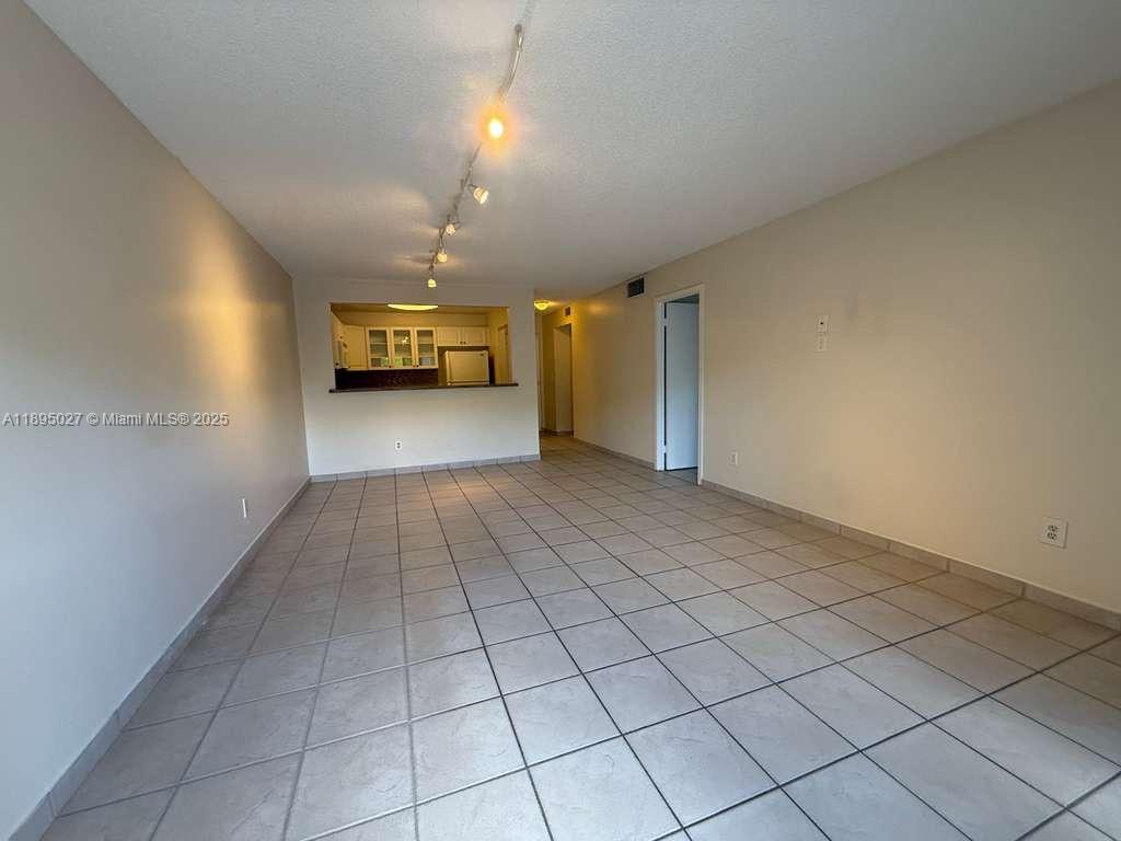 7722 Camino Real # 219 Unit: E-219
