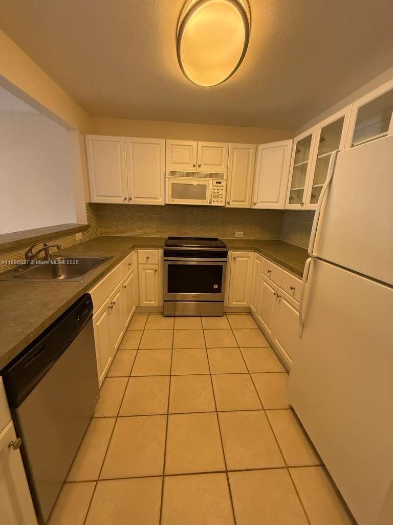 7722 Camino Real # 219 Unit: E-219