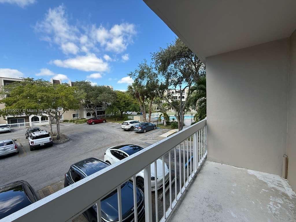 7722 Camino Real # 219 Unit: E-219