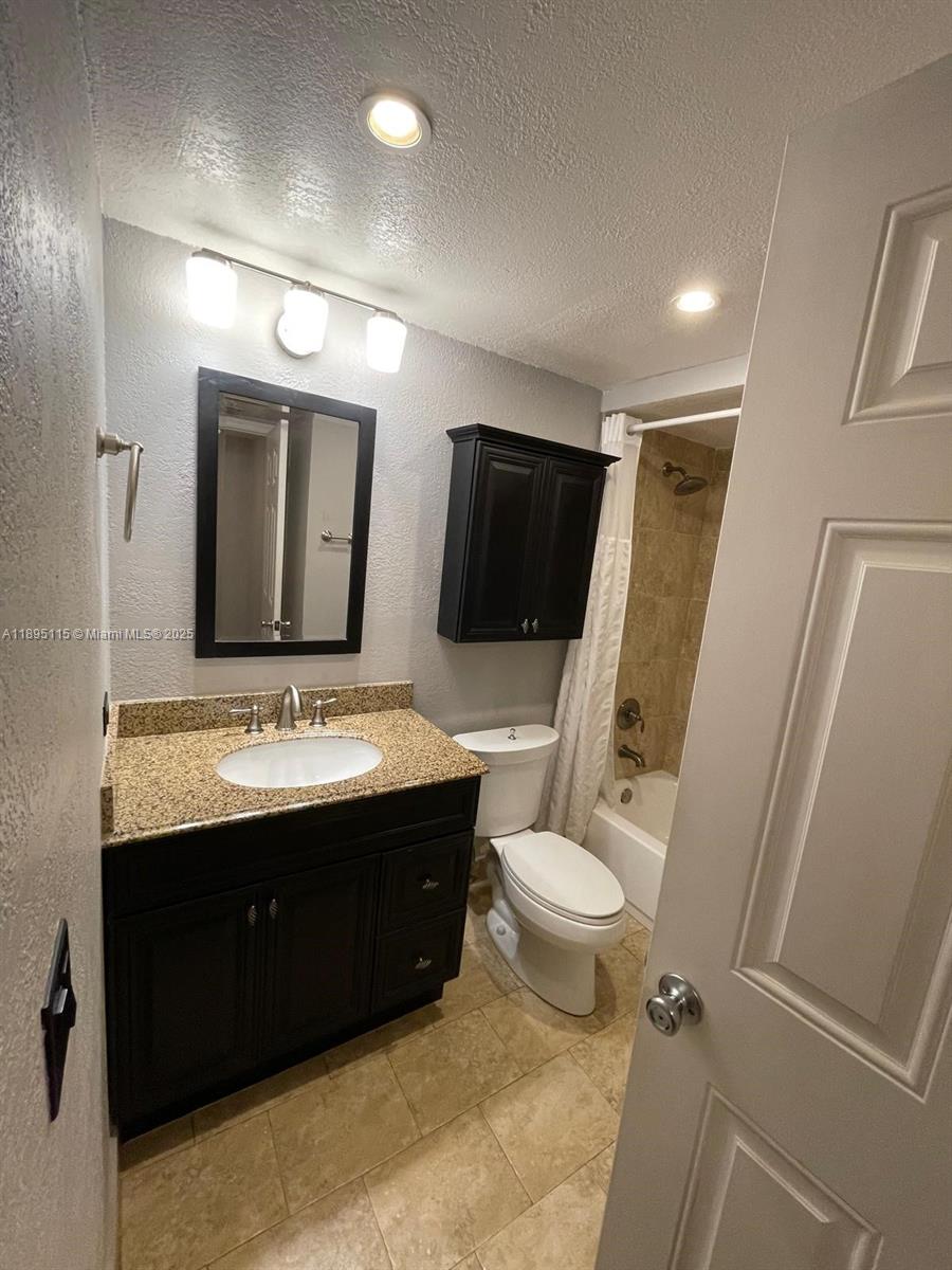 8100 Geneva Ct # 440, Doral Unit: 440