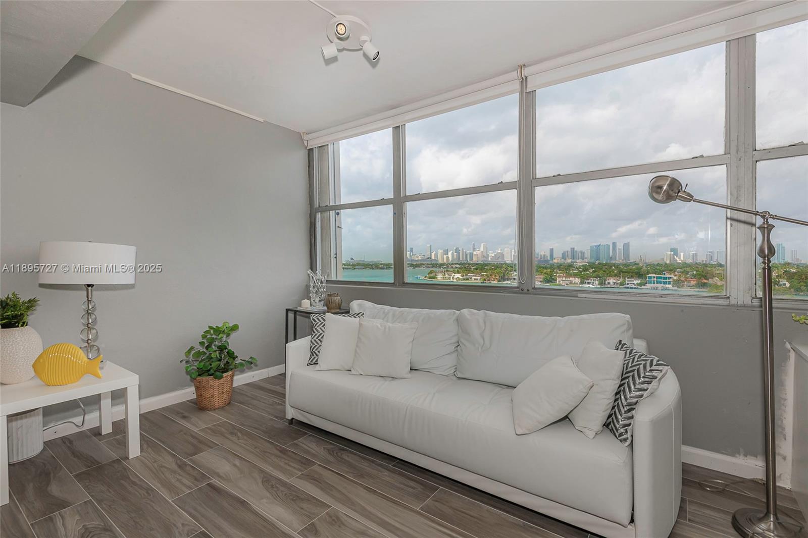 3 Island Ave # 09E, Miami Beach Unit: 09E