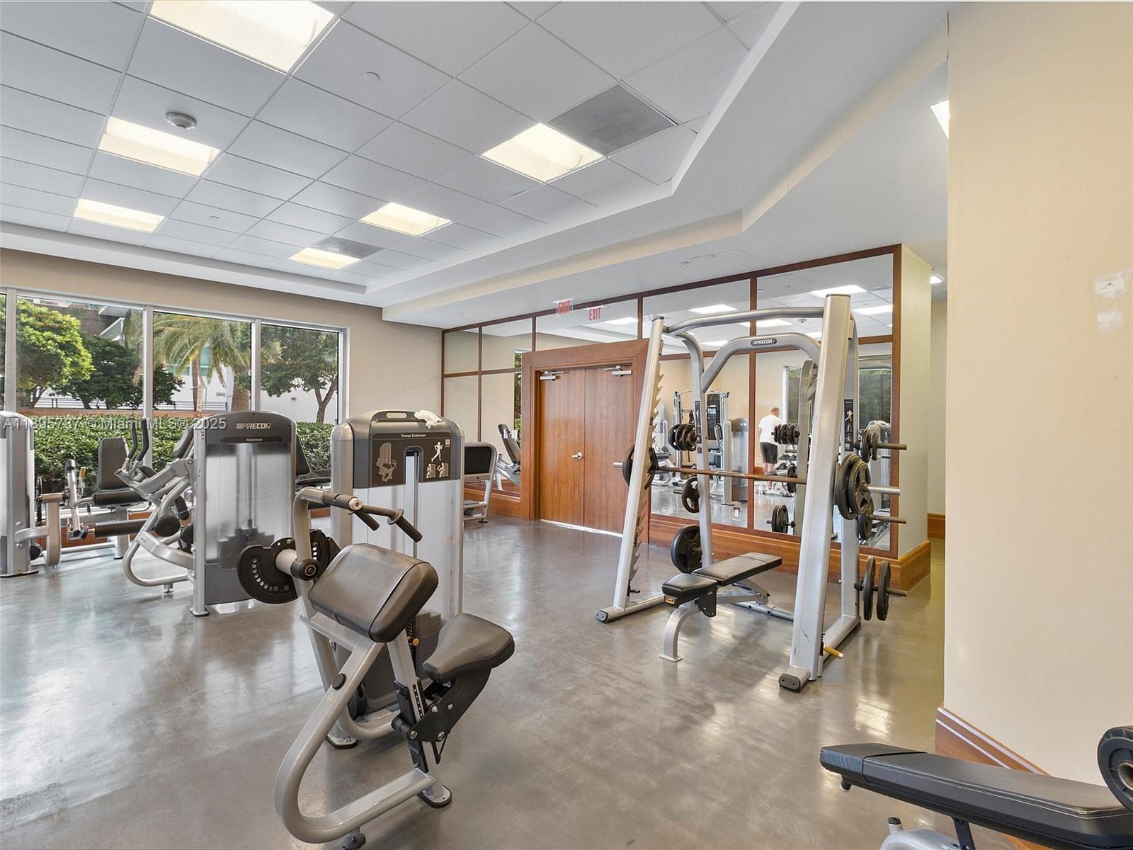 1060 Brickell Ave # 2413