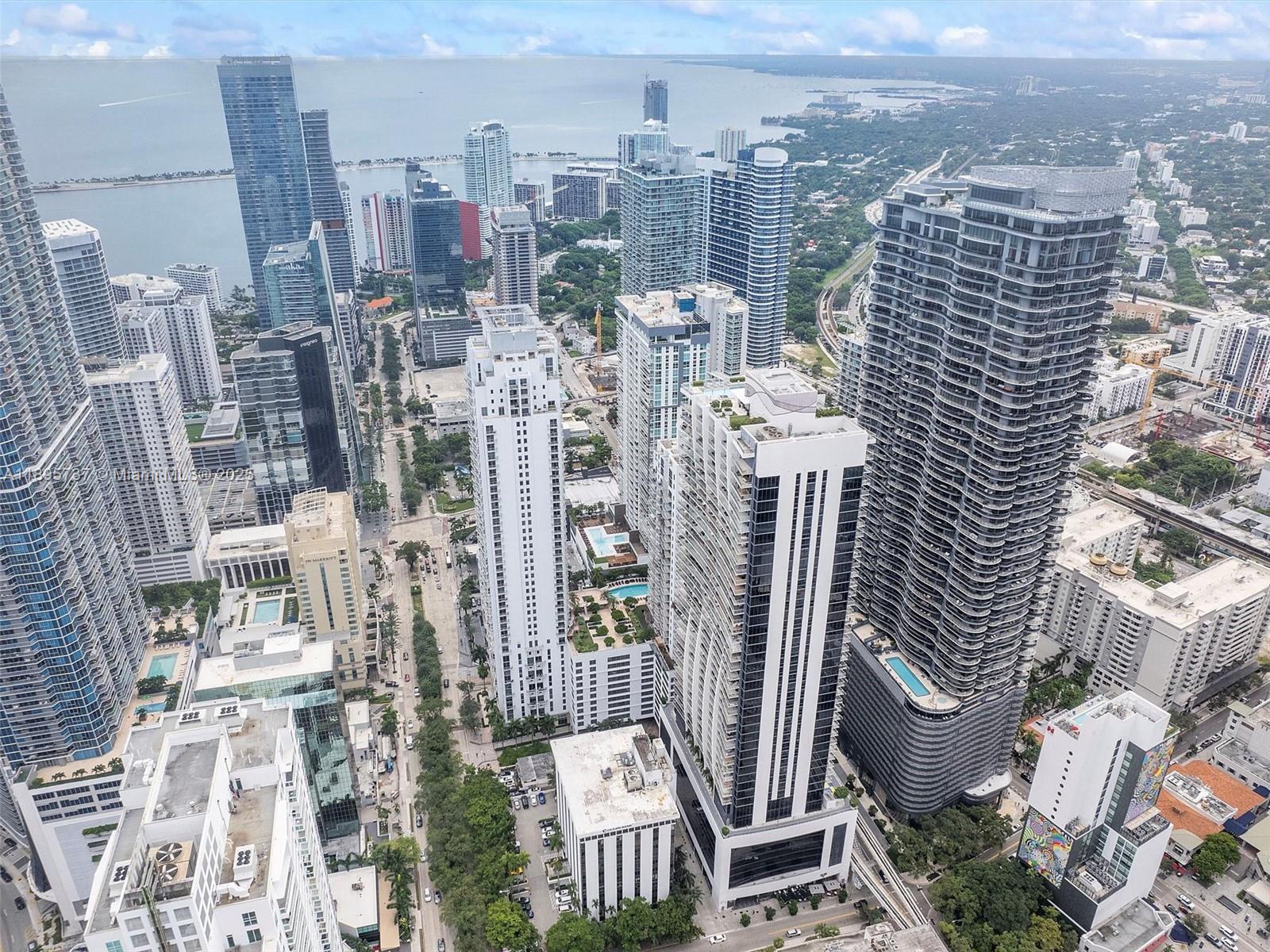 1060 Brickell Ave # 2413