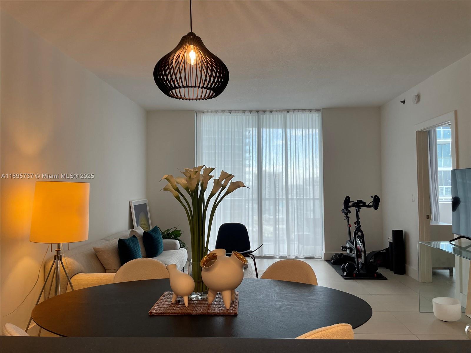 1060 Brickell Ave # 2413