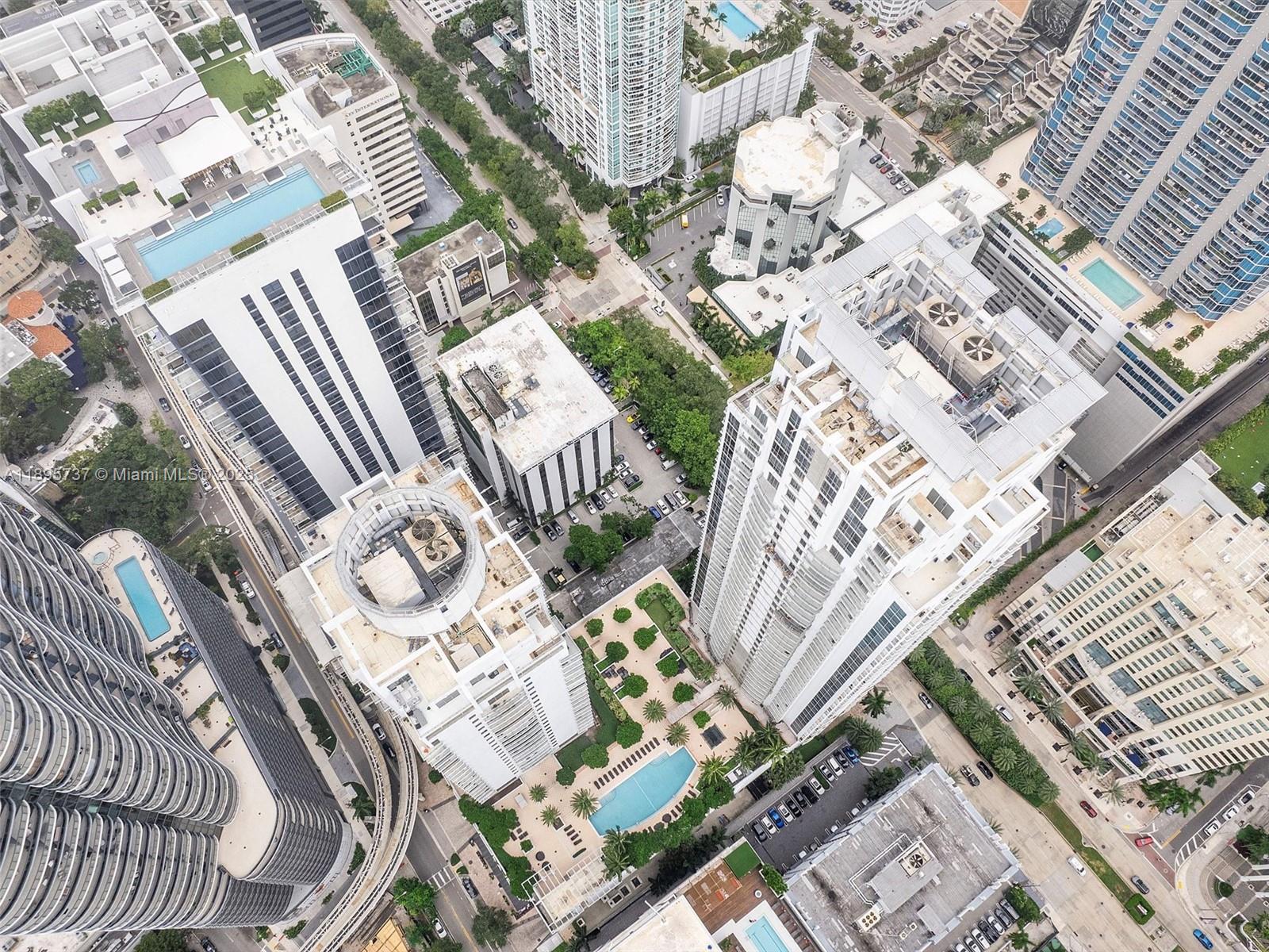 1060 Brickell Ave # 2413
