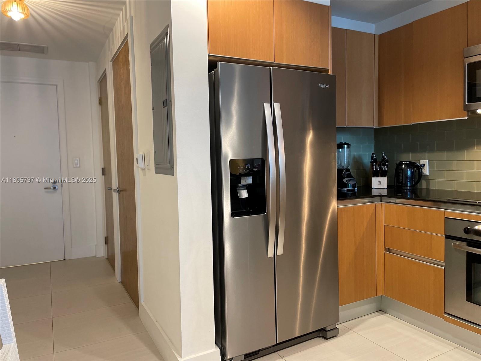 1060 Brickell Ave # 2413