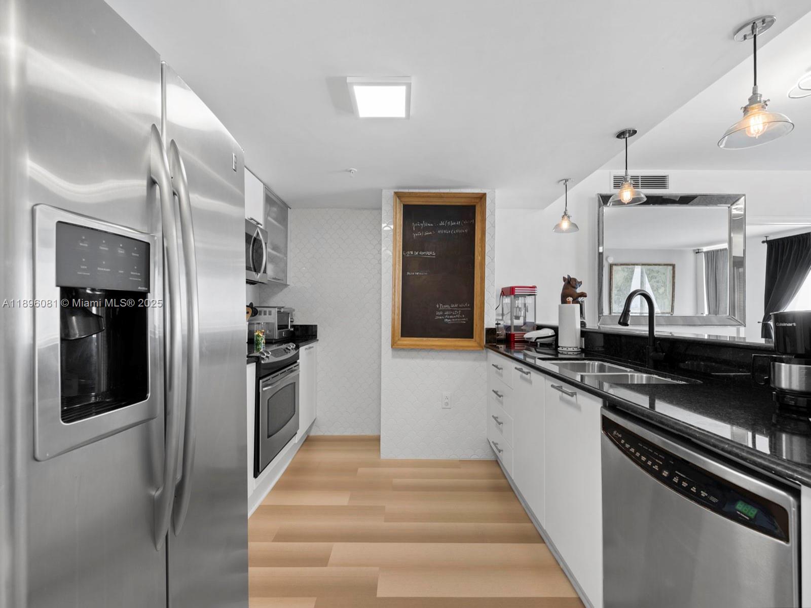 1800 N Bayshore Dr # 1505