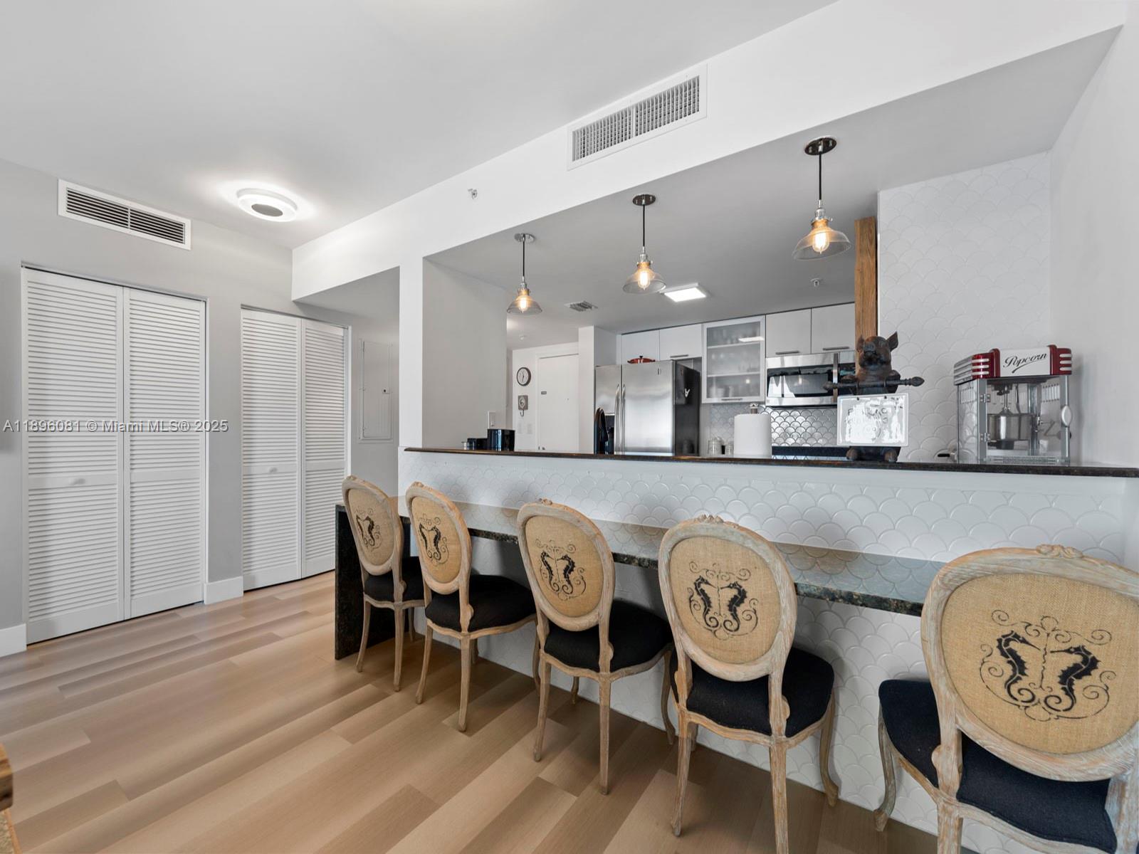 1800 N Bayshore Dr # 1505