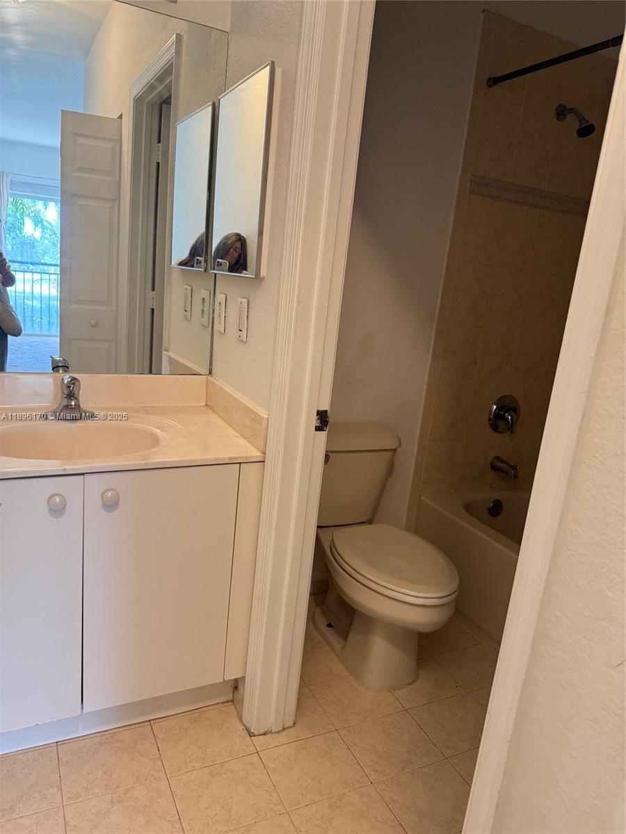 1209 Santa Catalina Ln