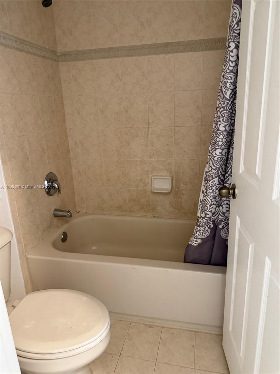 1209 Santa Catalina Ln