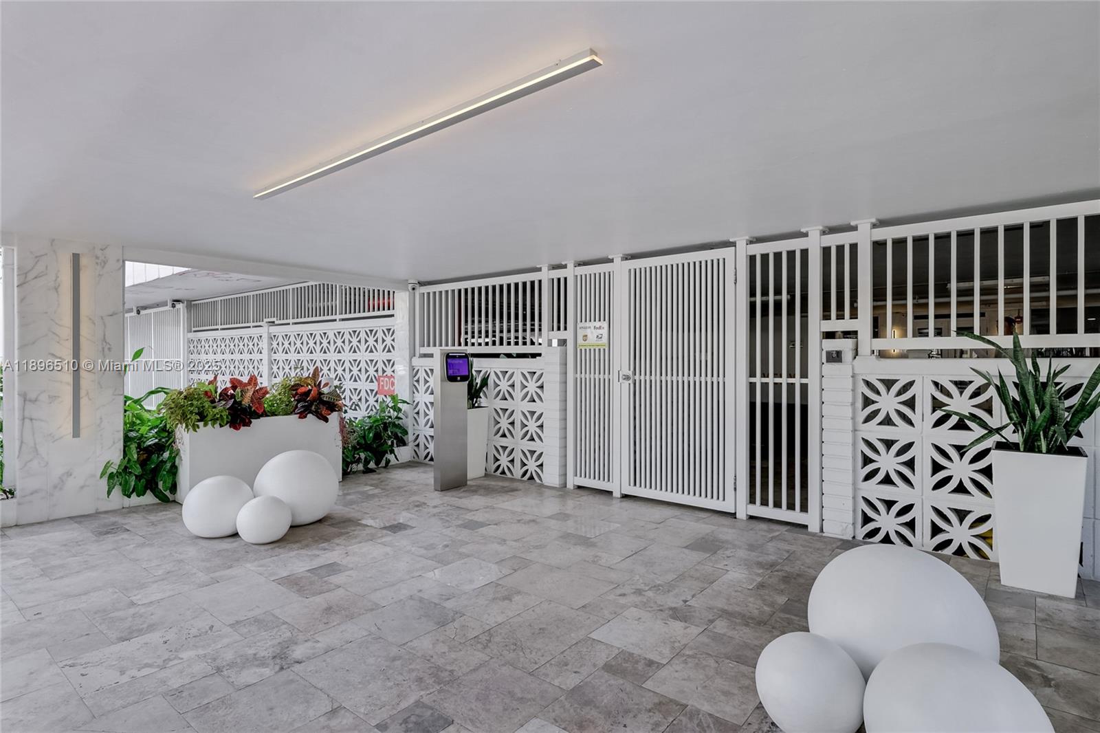 401 Ocean Dr # 624