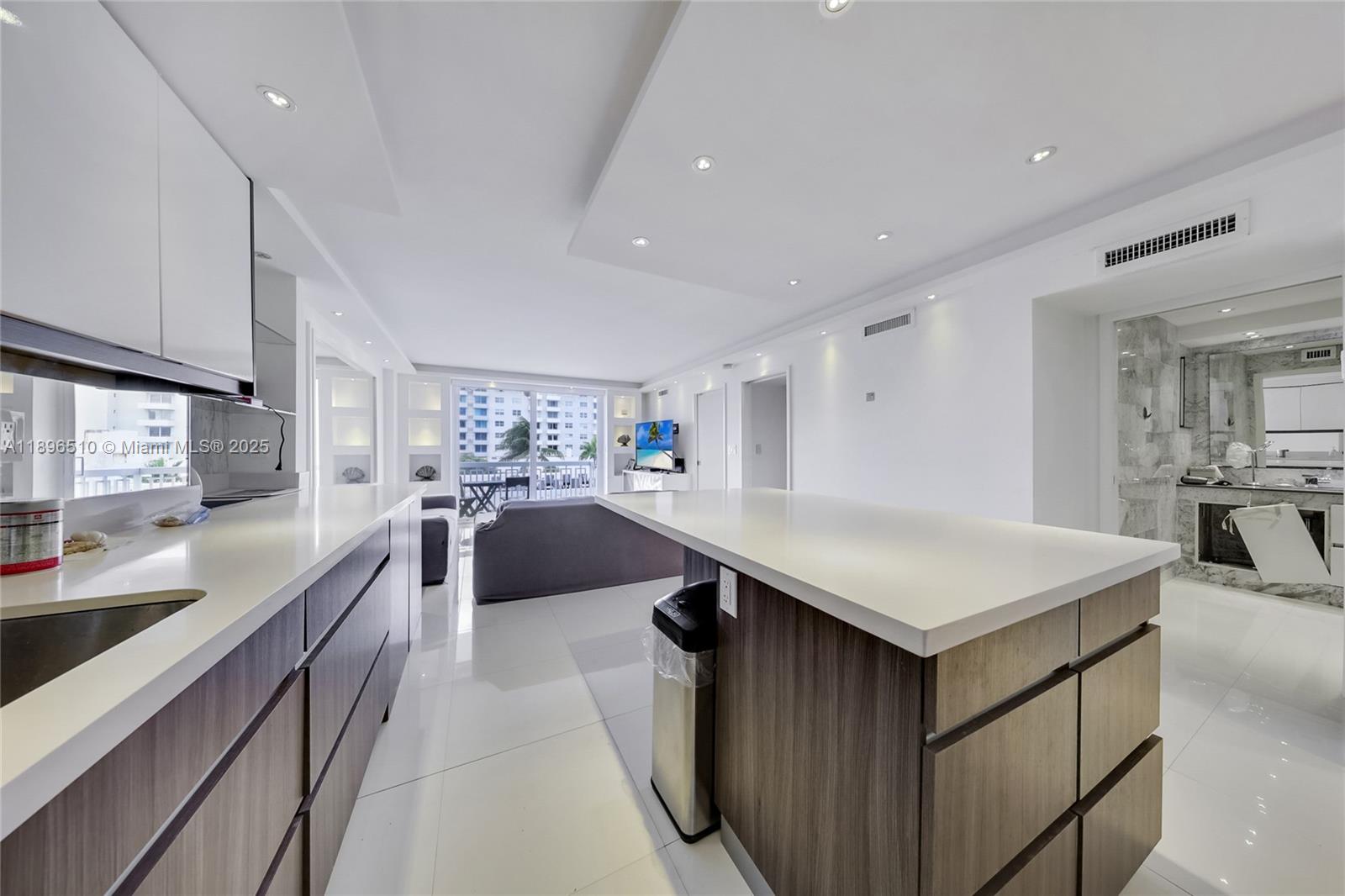 401 Ocean Dr # 624