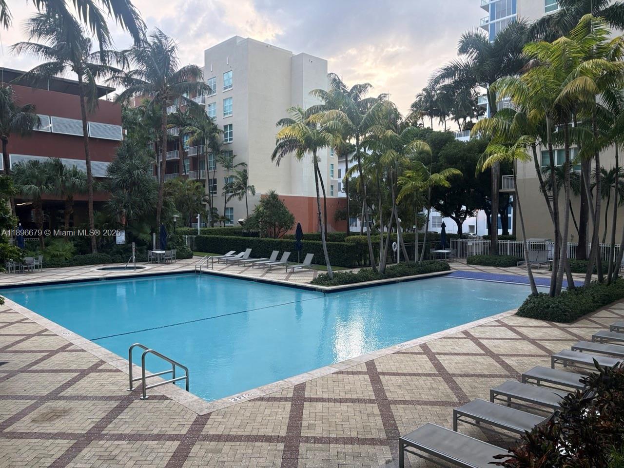 2000 N Bayshore Dr # 1406