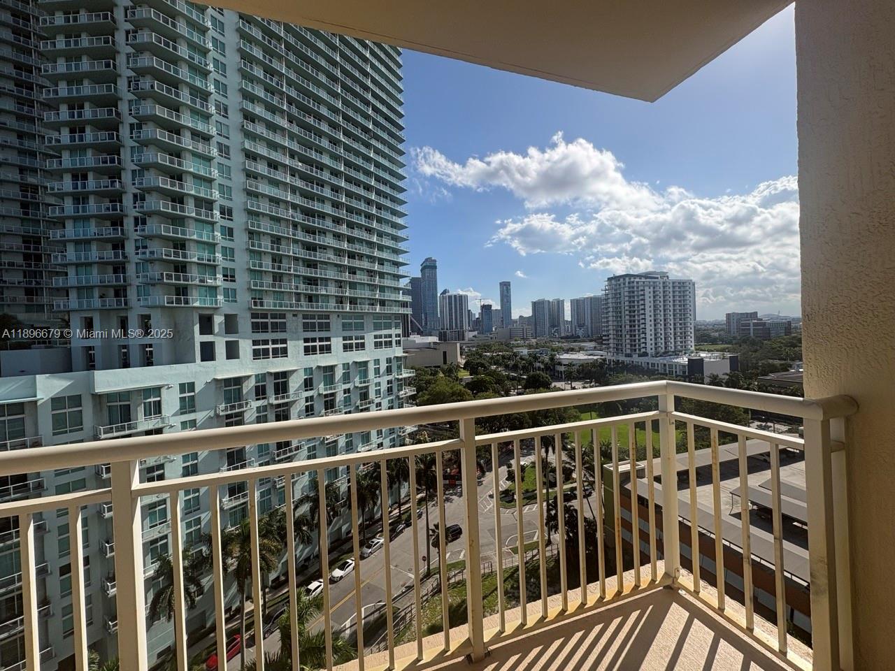 2000 N Bayshore Dr # 1406