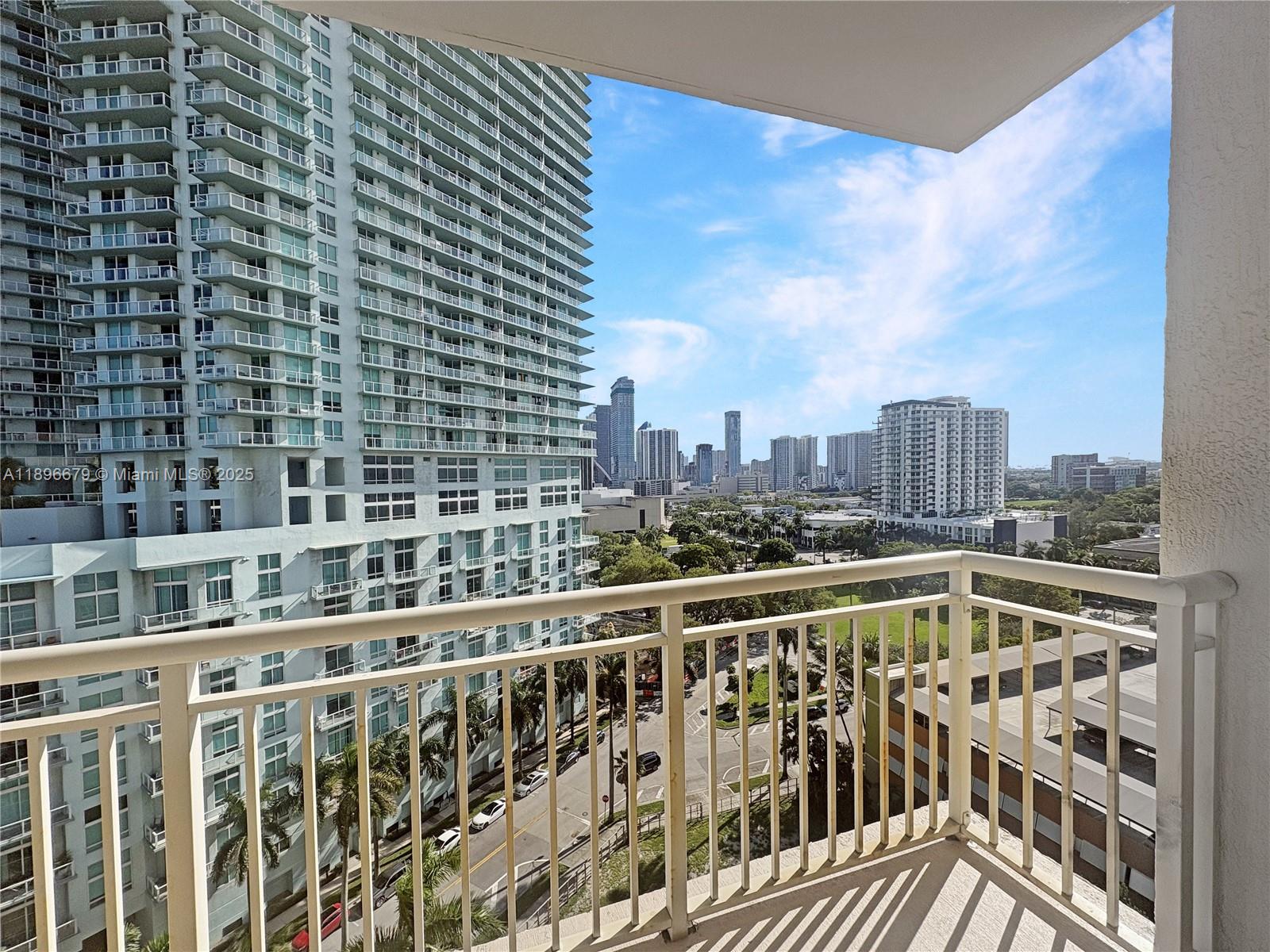 2000 N Bayshore Dr # 1406