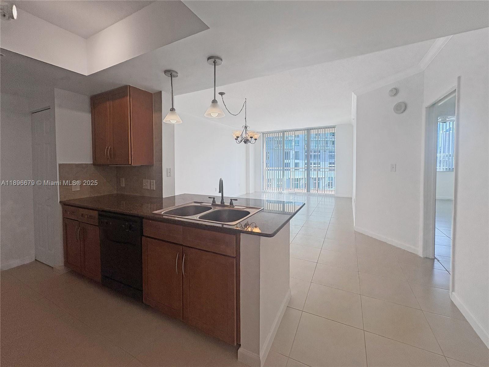 2000 N Bayshore Dr # 1406