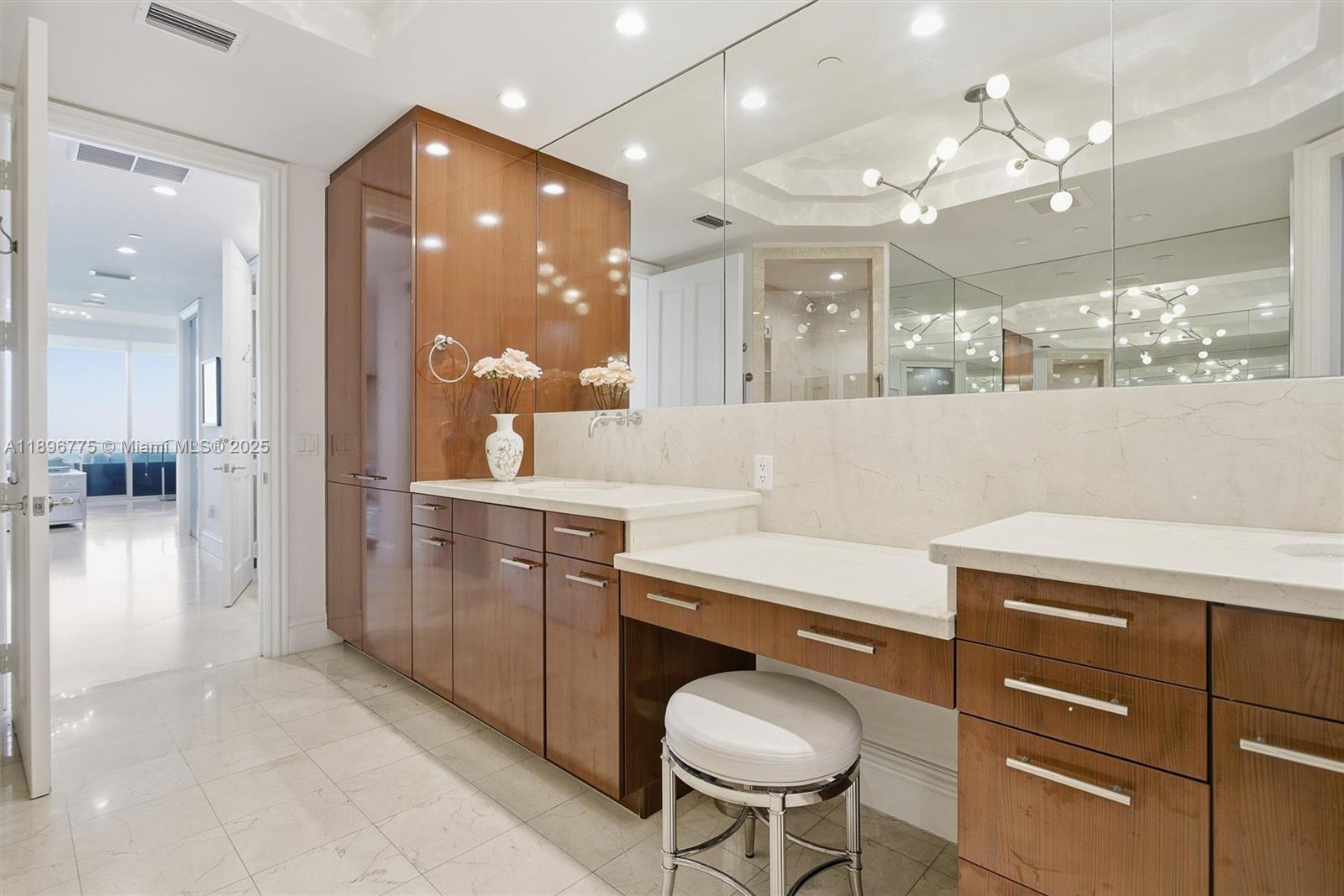10295 Collins Ave # 2207, Bal Harbour Unit: 2207