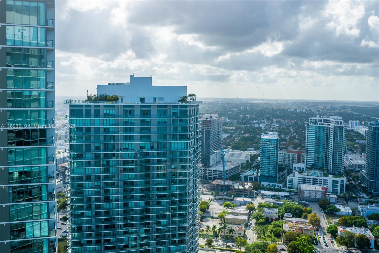 3131 NE 7th Ave Unit: PH4903