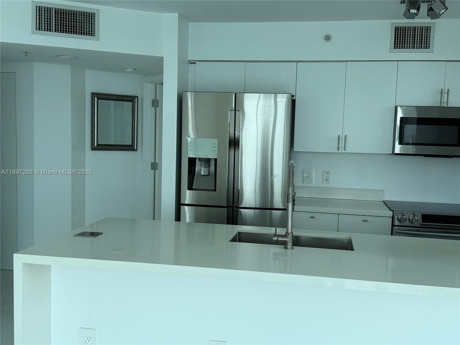 1155 Brickell Bay Dr # 1210, Miami Unit: 1210