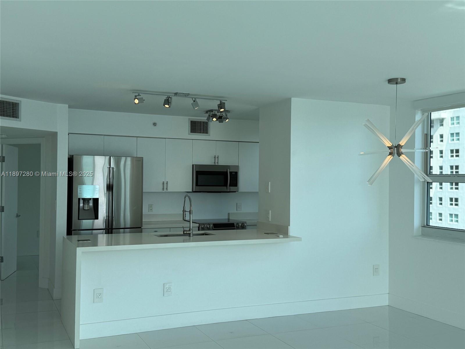 1155 Brickell Bay Dr # 1210, Miami Unit: 1210