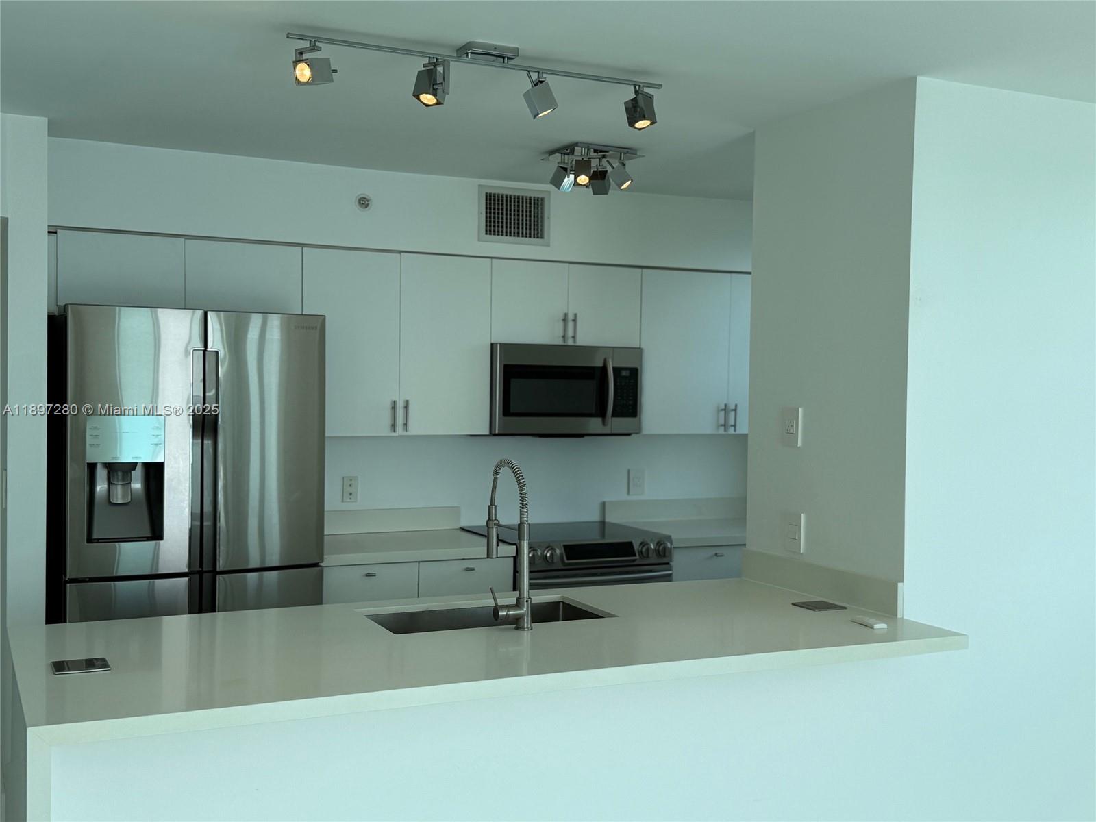 1155 Brickell Bay Dr # 1210, Miami Unit: 1210