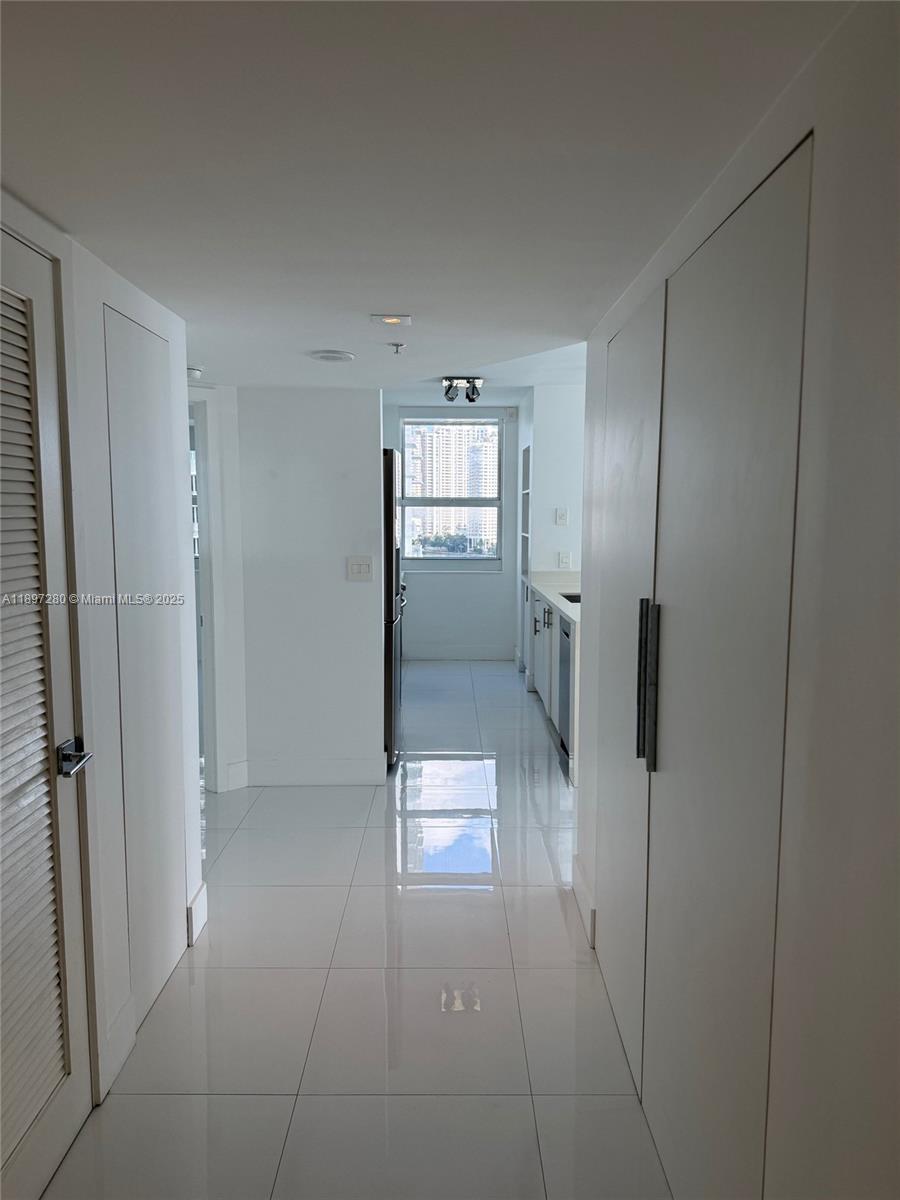1155 Brickell Bay Dr # 1210, Miami Unit: 1210