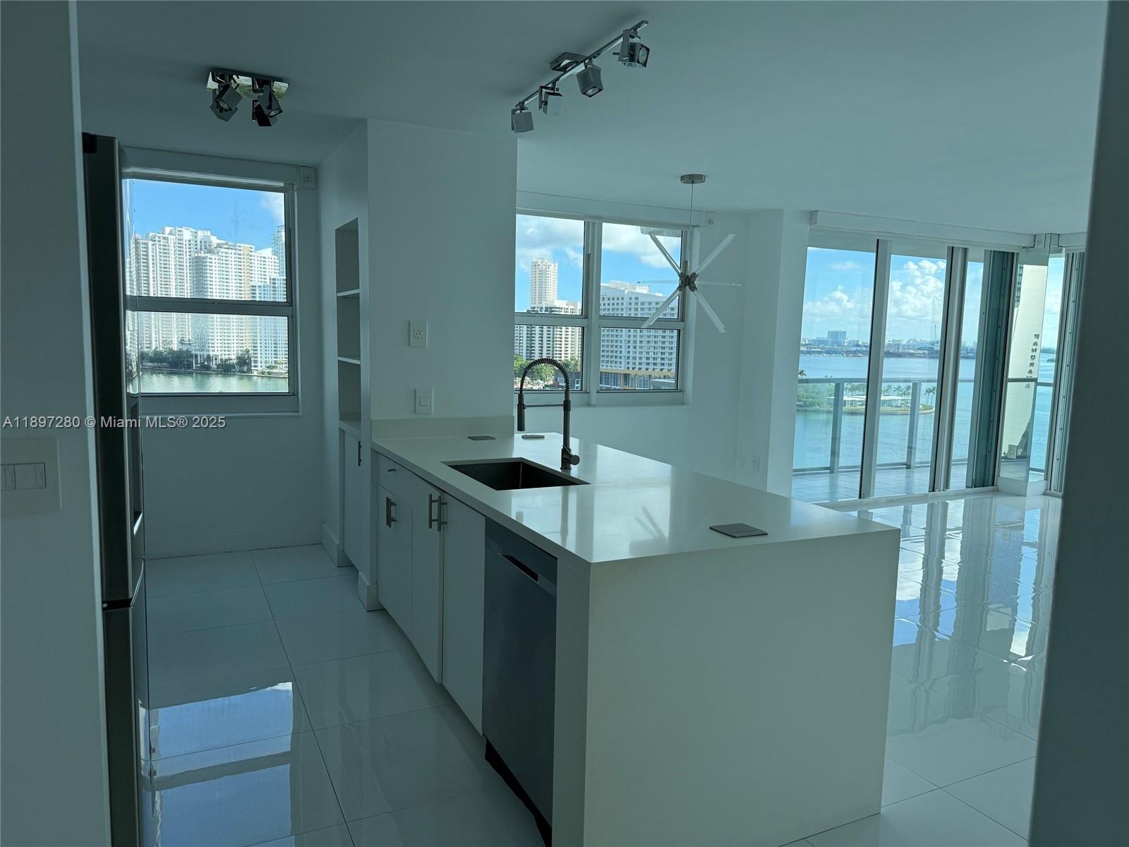 1155 Brickell Bay Dr # 1210, Miami Unit: 1210