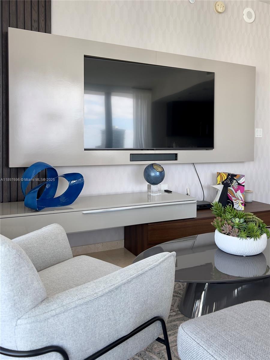 68 SE 6th St # 3611, Miami Unit: 3611