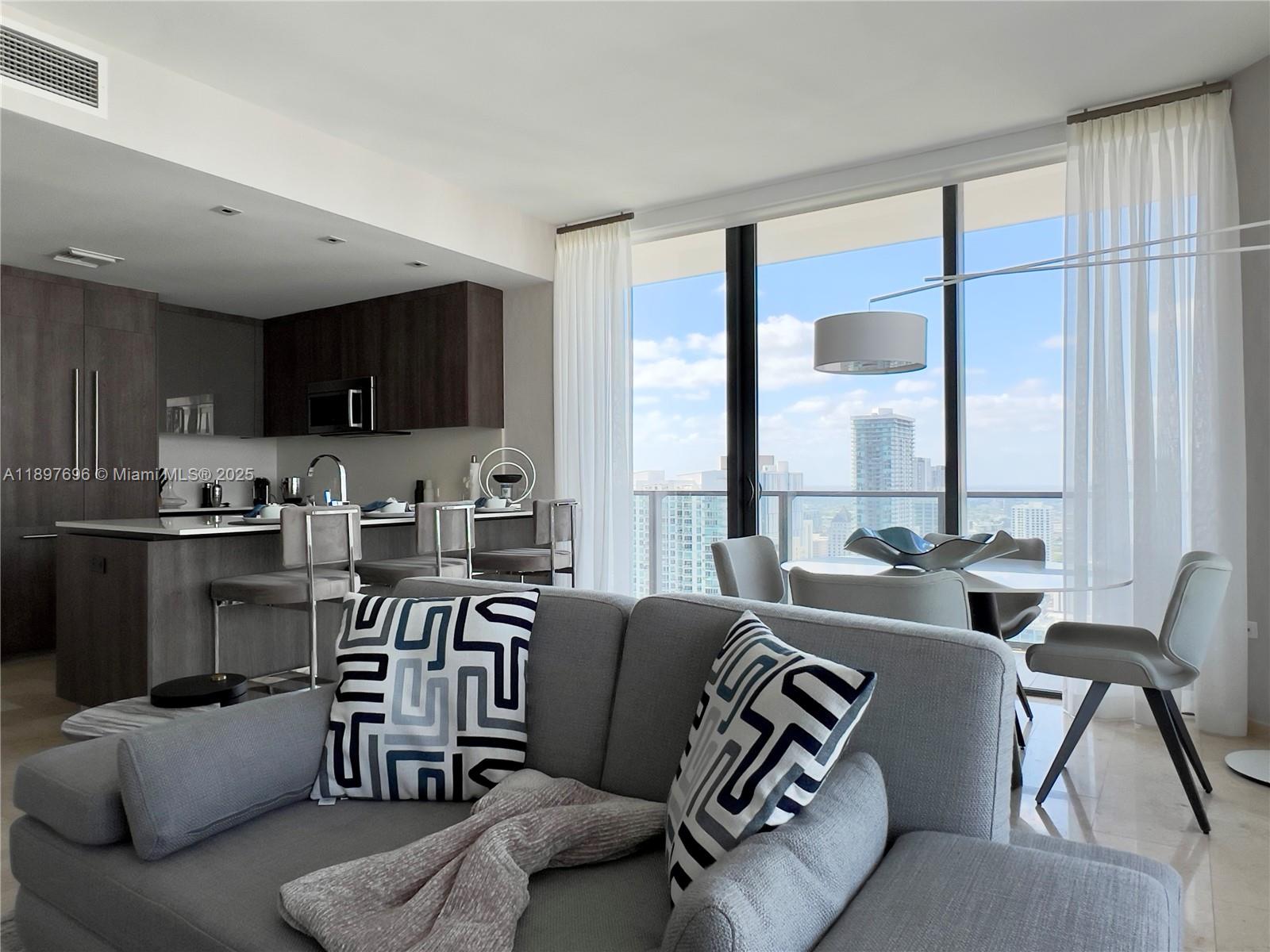 68 SE 6th St # 3611, Miami Unit: 3611