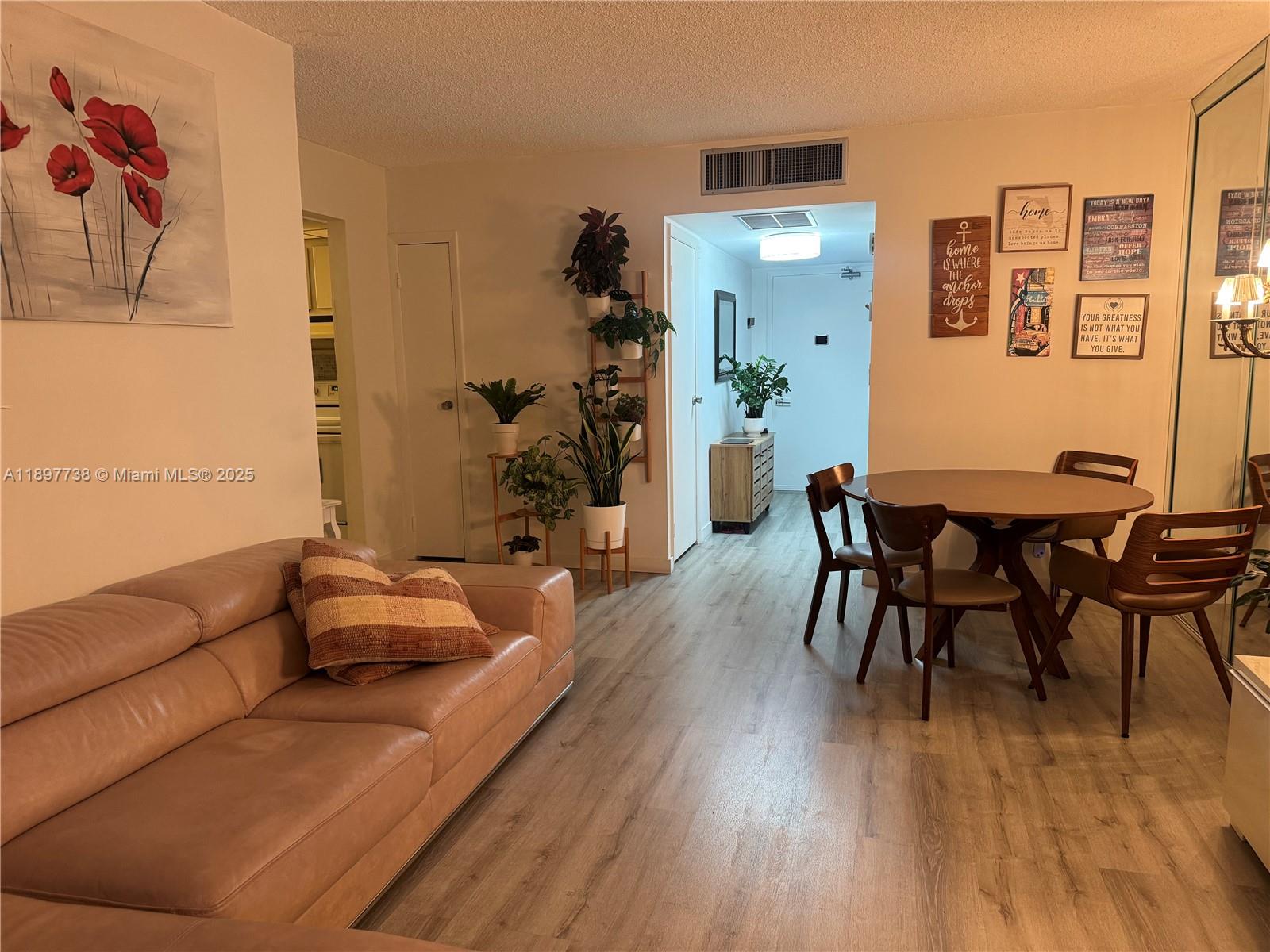 20301 W Country Club Dr # 821